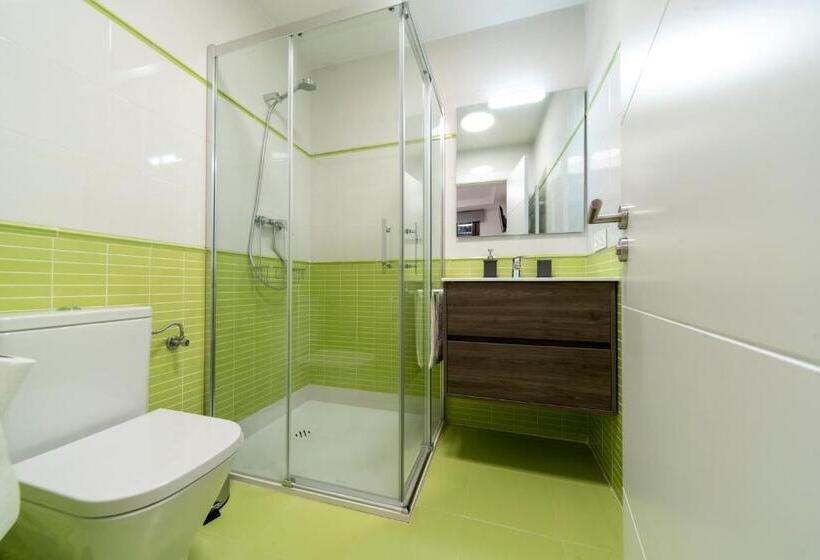 标准间, Vizcainos Home Away