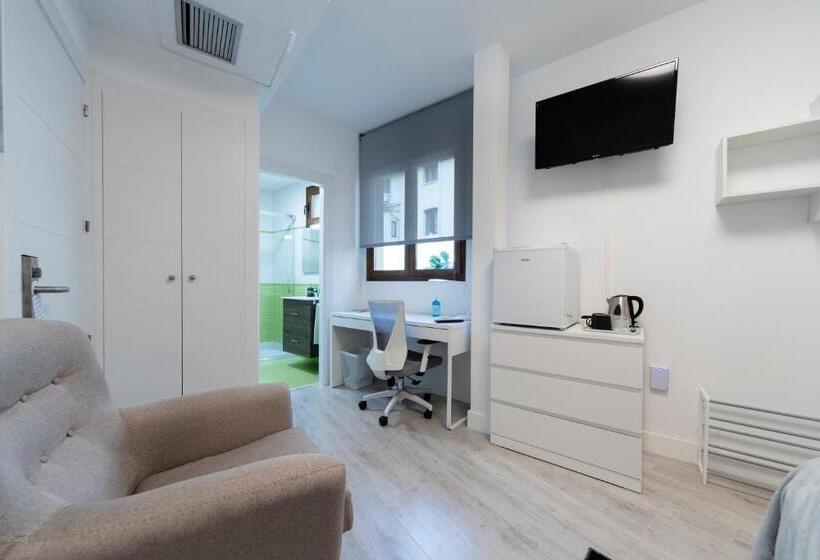 标准间, Vizcainos Home Away