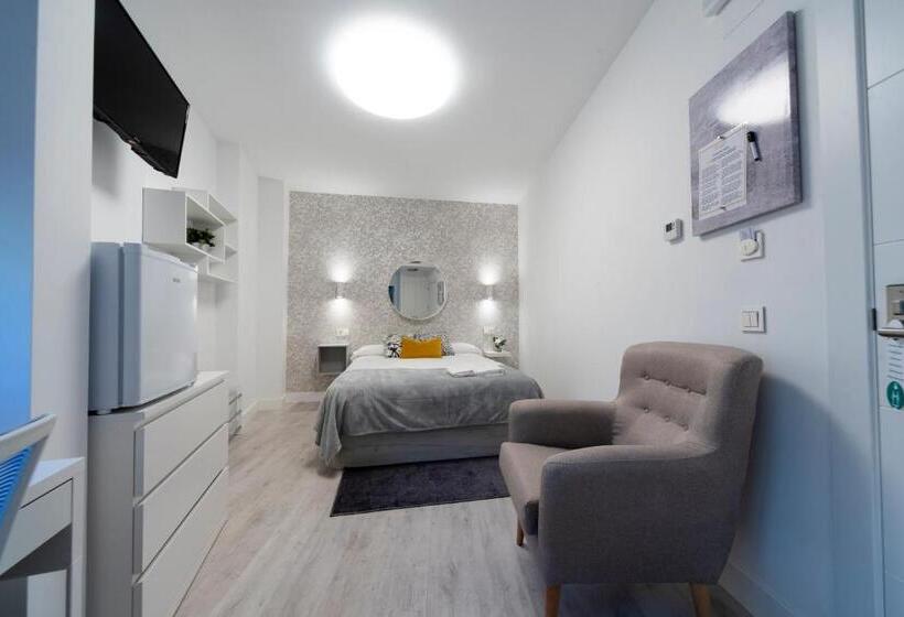 标准间, Vizcainos Home Away