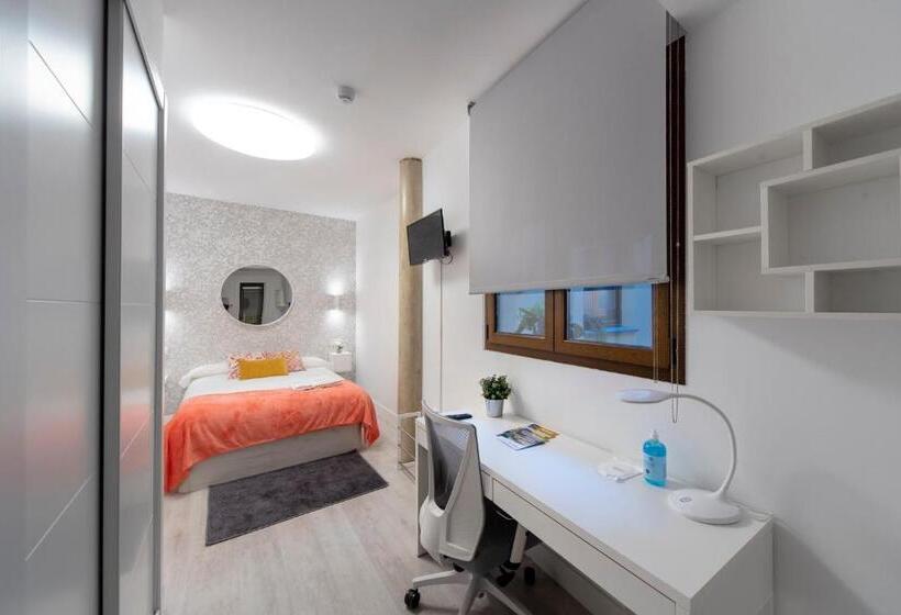 标准间, Vizcainos Home Away