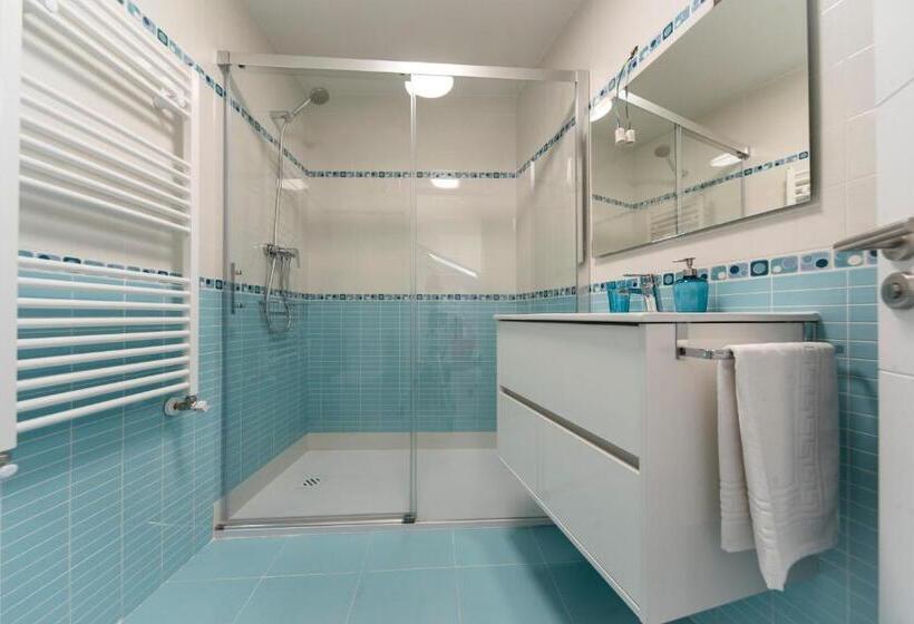 标准间, Vizcainos Home Away