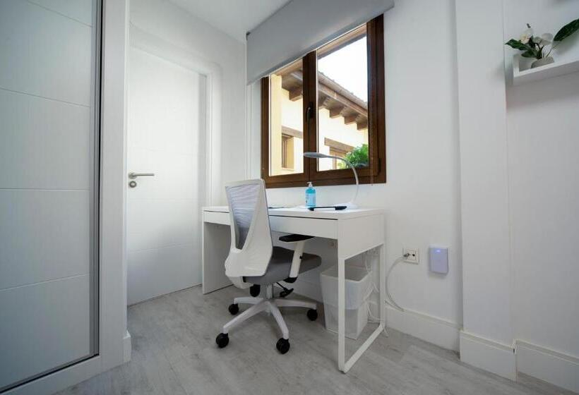 标准间, Vizcainos Home Away