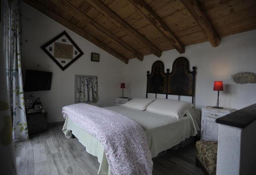 سوییت جونیور با بالکن, Agriturismo La Contessa