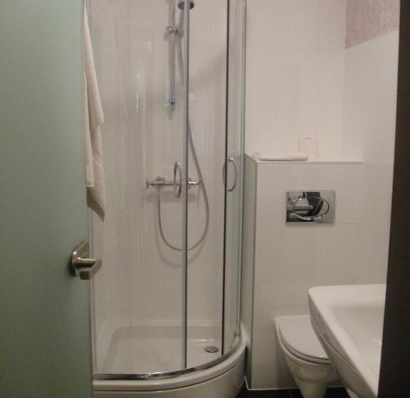 غرفة قياسية, Sághegy Fogadó és Panzió