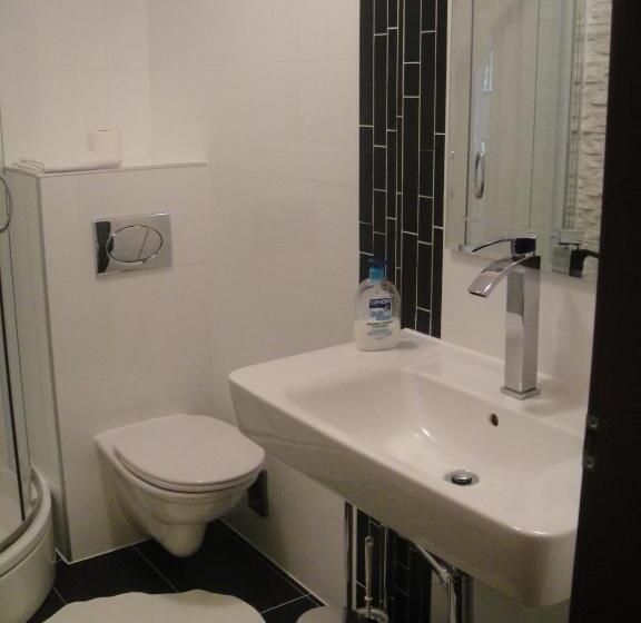 غرفة قياسية, Sághegy Fogadó és Panzió