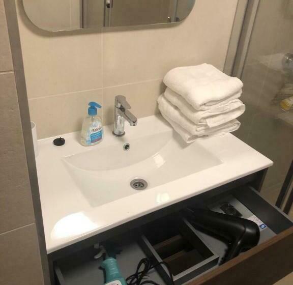 1 Bedroom Apartment Lake View, Beachfront Studio Apartman