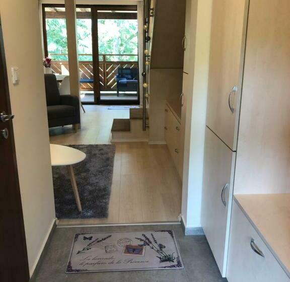 1 Bedroom Apartment Lake View, Beachfront Studio Apartman