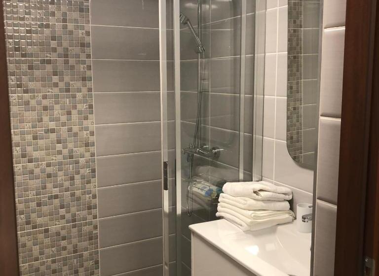 1 Bedroom Apartment Lake View, Beachfront Studio Apartman