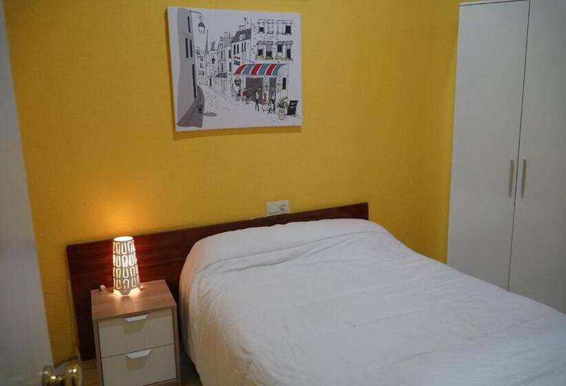 اتاق استاندارد با سرویس بهداشتی مشترک, Antares