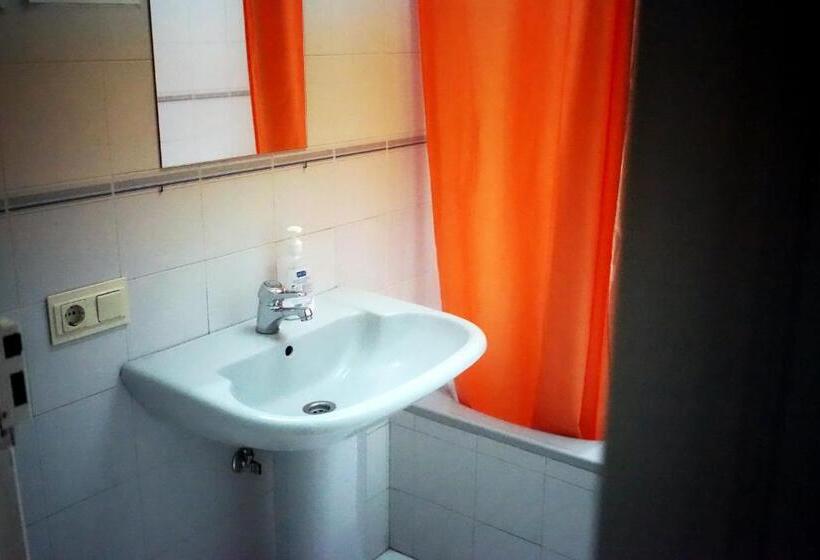 اتاق استاندارد چهار تخته, Antares