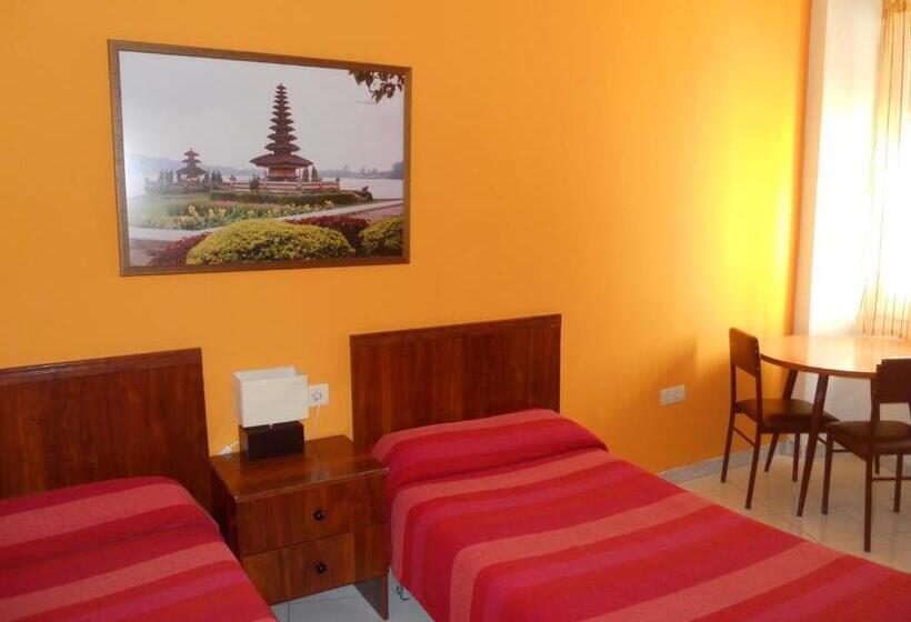 اتاق استاندارد چهارنفره با سرویس بهداشتی مشترک, Antares