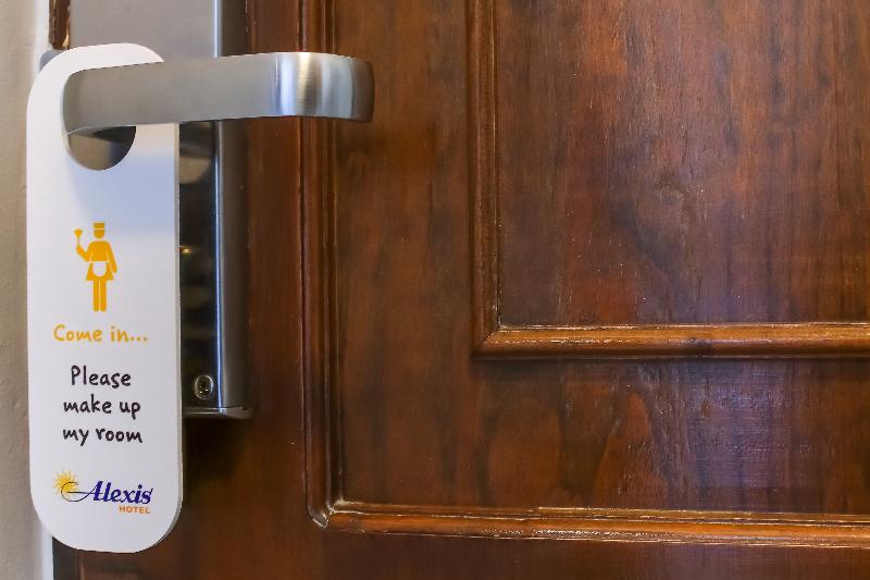 スタンダードルーム, Alexis