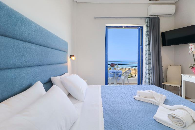 オーシャンビュースタンダードルーム, Alexis