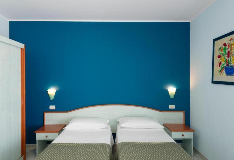 غرفة قياسية, Atlantis Palace