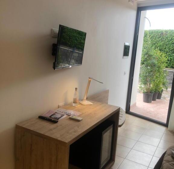 غرفة قياسية مزوَّدة بتراس, Atlantis Palace