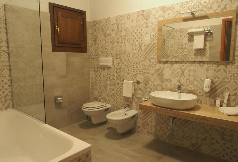 Семейный Номер, Bel Sito Hotel Due Torri