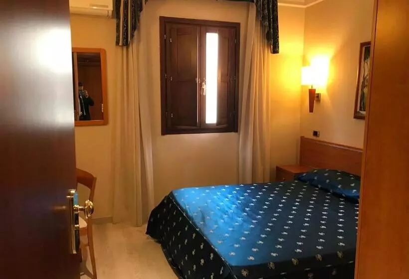 Economy Single Room