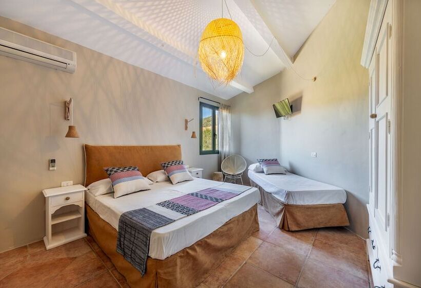 חדר סטנדרט לארבעה, Borgo Di Campagna