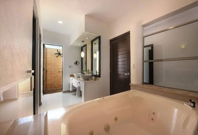Suite with Pool, El Dorado Maroma - All & More Inclusive