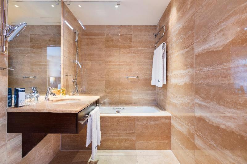 غرفة قياسية, Exe Budapest Center