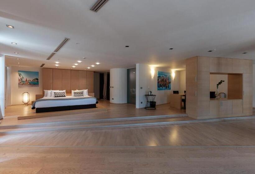 سوییت با چشمانداز دریا, Eurostars Queen Of Montenegro