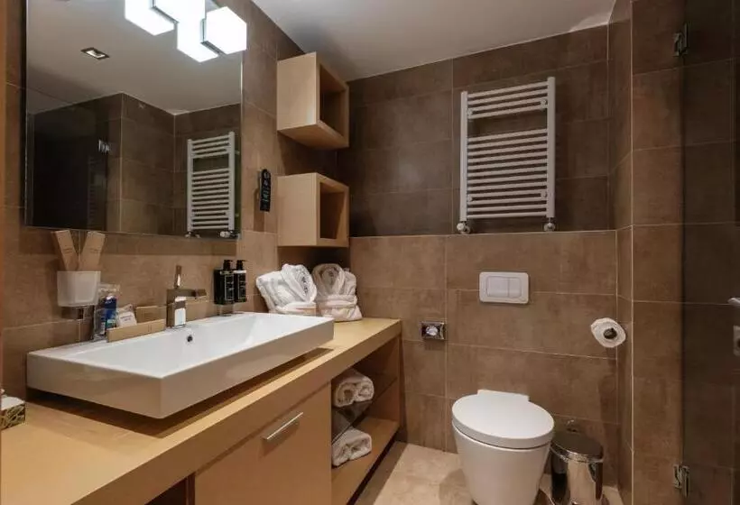 Suite with Terrace, Eurostars Queen Of Montenegro