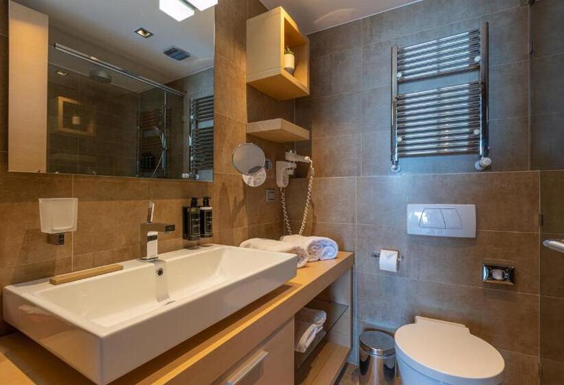 Suite with Terrace, Eurostars Queen Of Montenegro