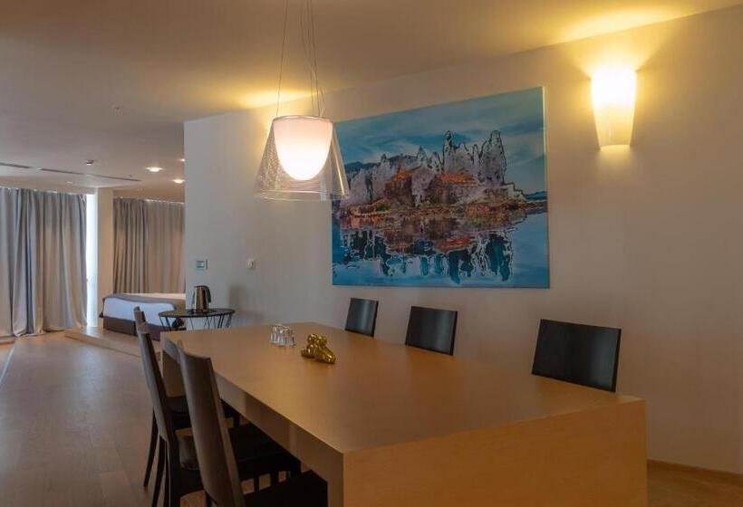 سوئیت پرزیدنت, Eurostars Queen Of Montenegro