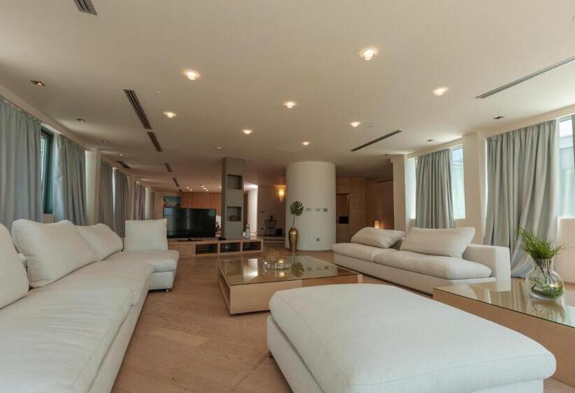 سوئیت پرزیدنت, Eurostars Queen Of Montenegro