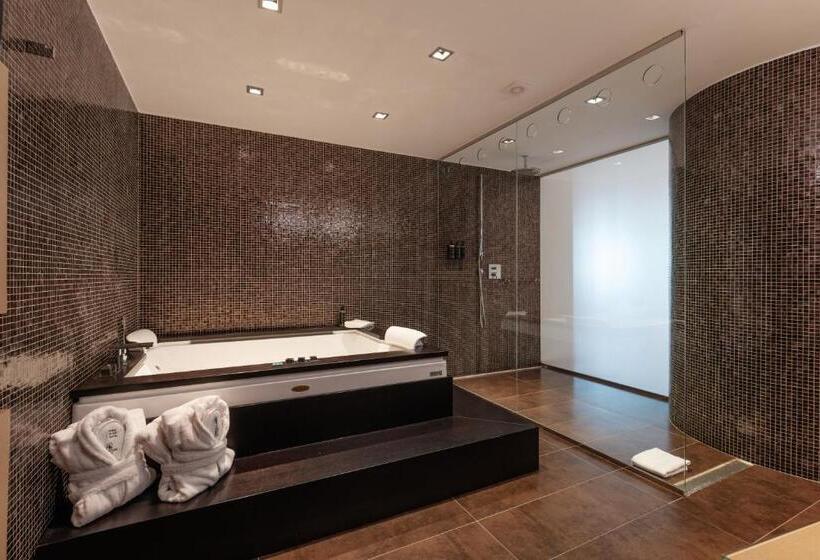 Suite with Terrace, Eurostars Queen Of Montenegro