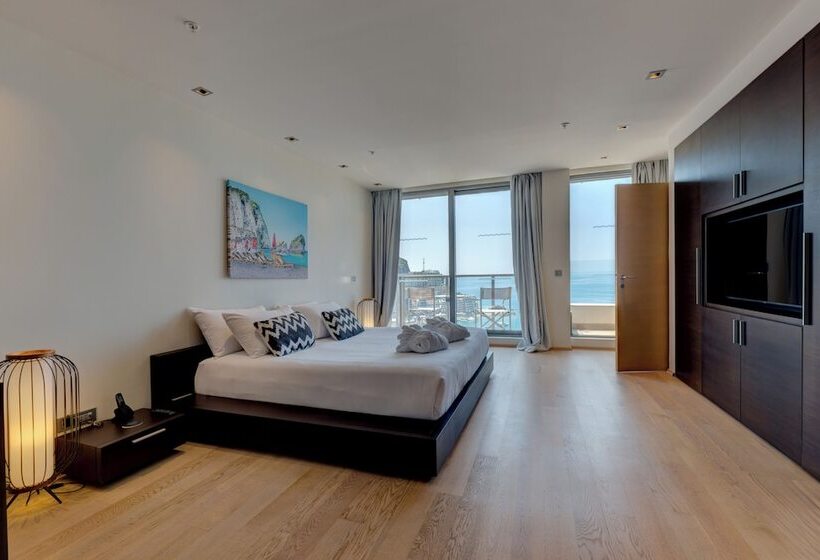 اتاق لوکس با بالکن و چشمانداز دریا, Eurostars Queen Of Montenegro