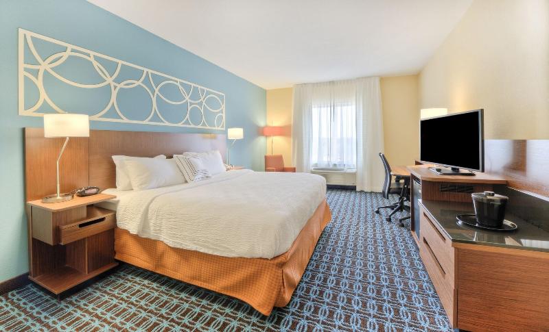 带大床的标准间, Fairfield Inn And Suites By Marriott Durham Southpoint
