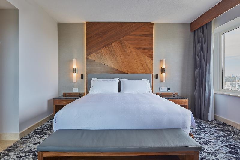 מיטת קינג בסוויטה, Grand Fiesta Americana Guadalajara Country Club