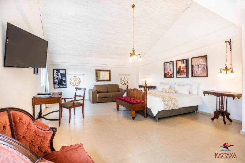 ジュニアスイート, Kartaxa