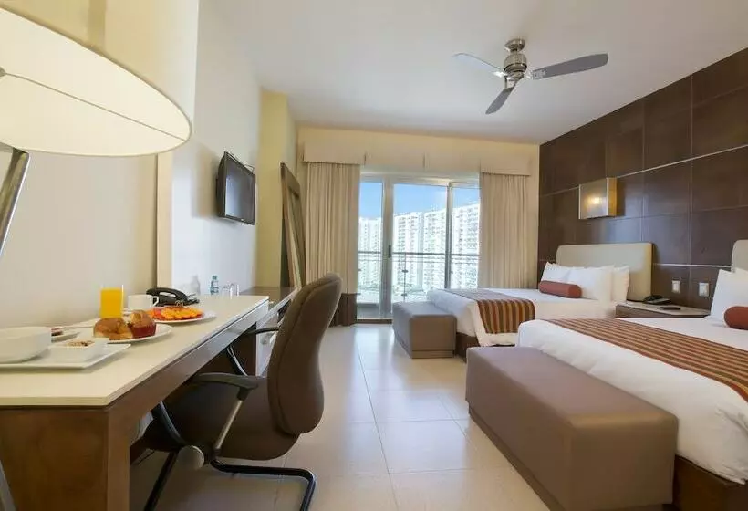 クラブルーム, Krystal Urban® Cancún & Beach Club