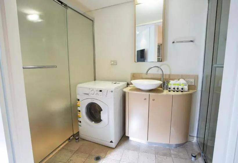 سوییت لوکس, Noosa Blue Resort