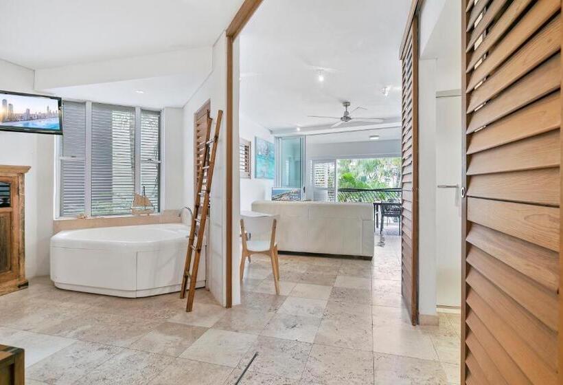 Люкс Повышенной Комфортности, Noosa Blue Resort