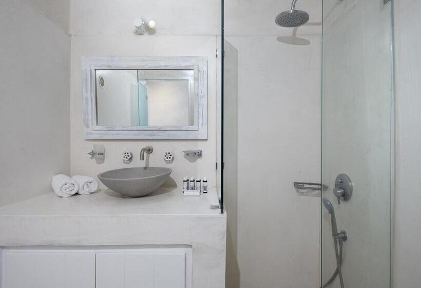 带按摩浴盆的套房, On The Rocks Small Luxury Hotels Of The World