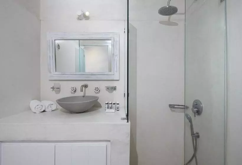 Suite with Hot Tub