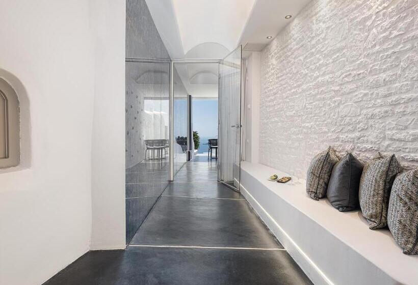 자쿠지 스위트, On The Rocks   Small Luxury Hotels Of The World
