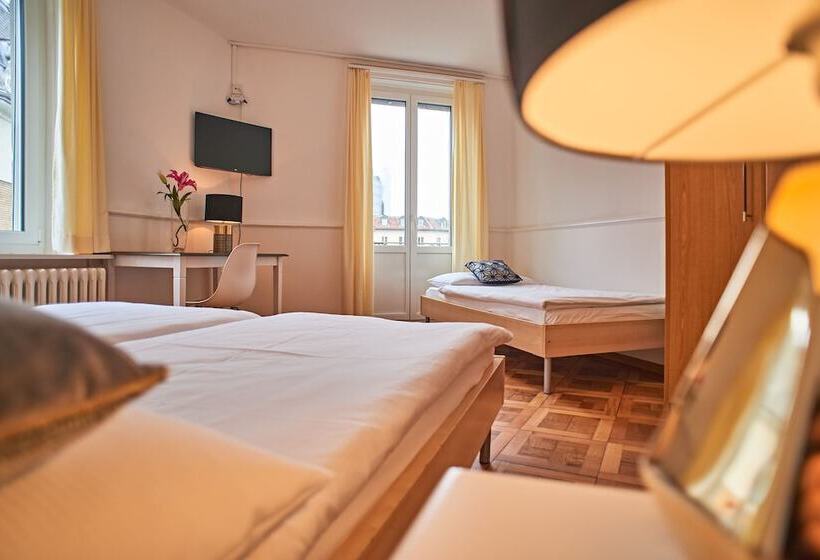 اتاق استاندارد سه تخته با سرویس بهداشتی مشترک, Saint Georges