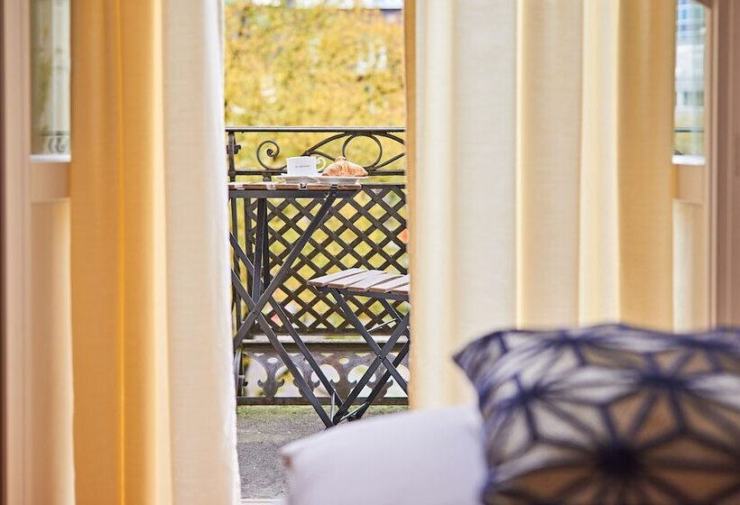 اتاق استاندارد سه تخته با سرویس بهداشتی مشترک, Saint Georges