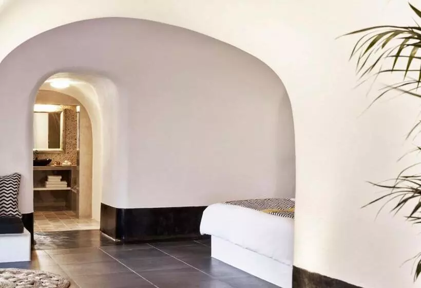 سوئیت با چشم‌انداز, San Antonio   Small Luxury Hotels Of The World