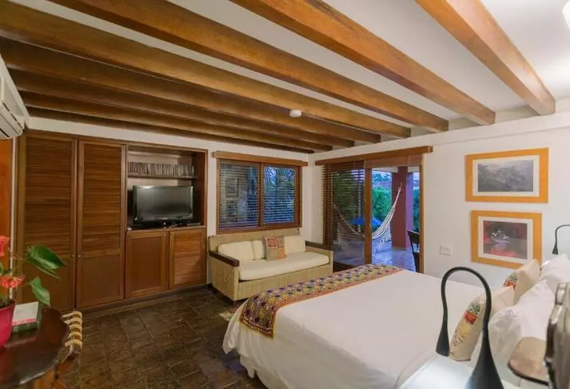 سوییت جونیور, Sazagua Hotel Boutique