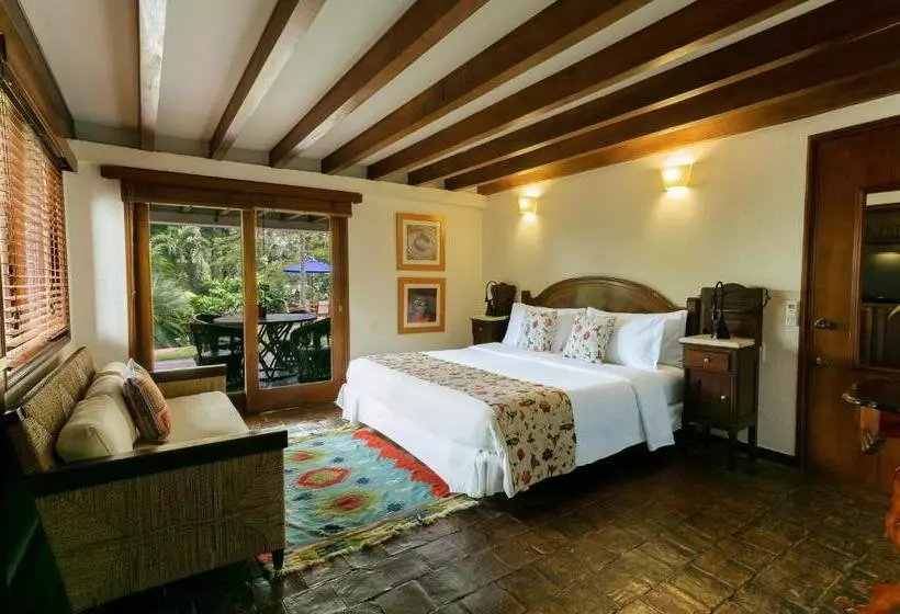 سوییت جونیور, Sazagua Hotel Boutique