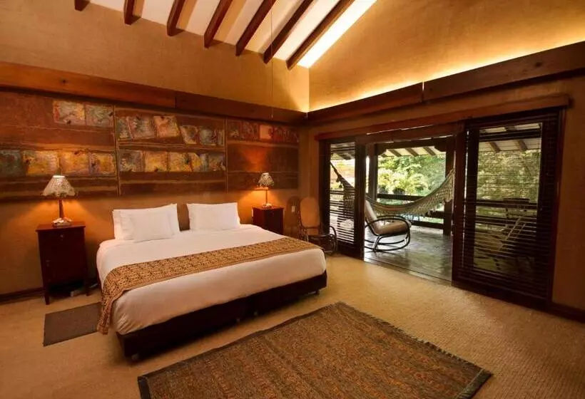 سوئیت پریمیوم, Sazagua Hotel Boutique