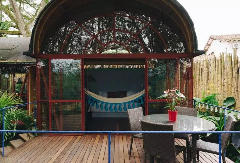 بانگلوی استاندارد, Sazagua Hotel Boutique