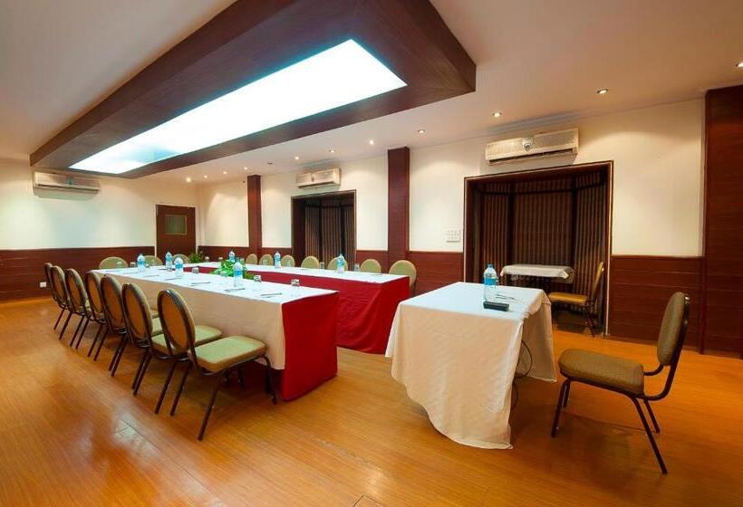 اتاق لوکس, Siris 18