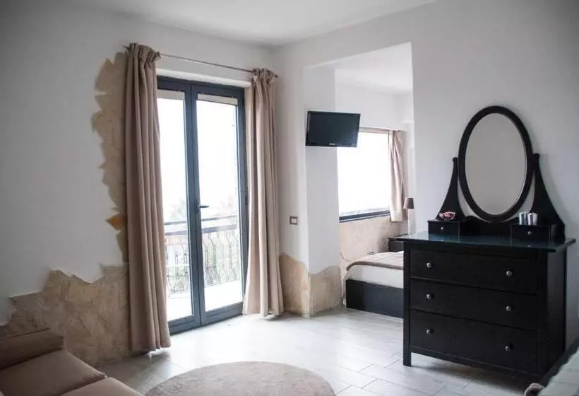 スタンダード4人部屋, Villa Michelangelo