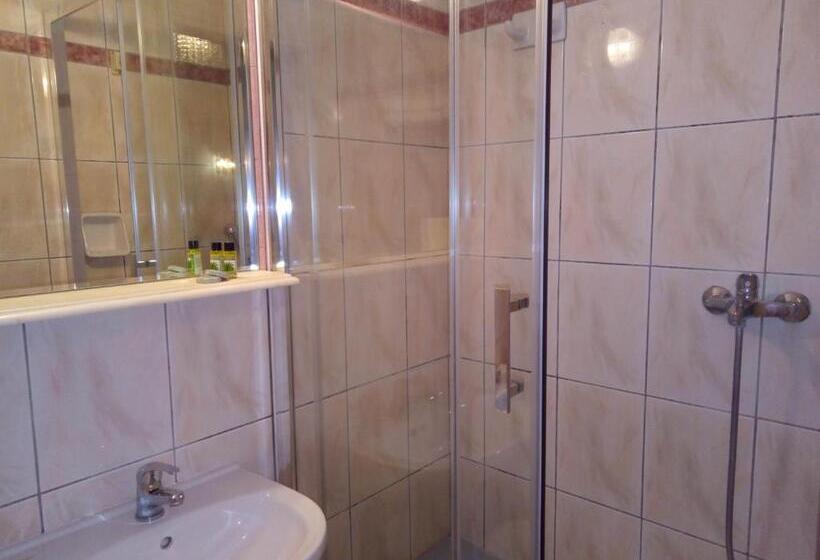 غرفة قياسية مزوَّدة بشُرفة, Zappion